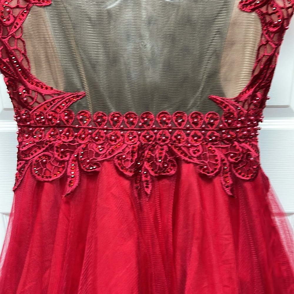 Christmas Red sequins mid length 21 inches pit to pit - Picture 9 of 12